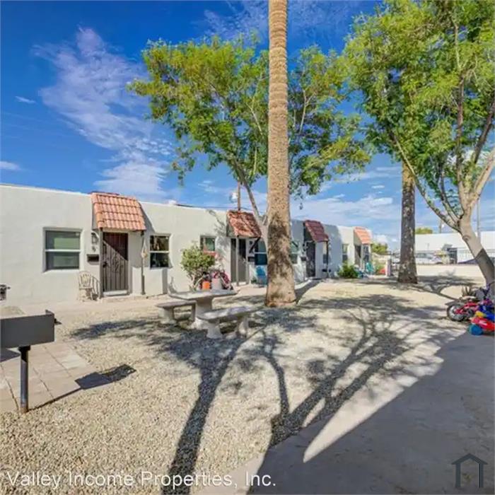 498 N Arizona Ave